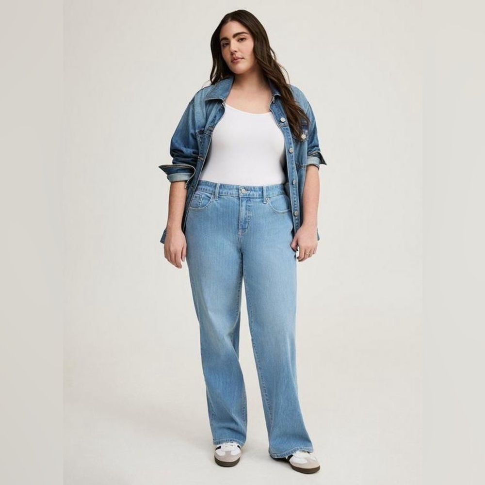 Torrid Perfect Wide Leg Vintage Stretch Jeans 16R